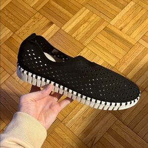 Black Slip-On Women’s Tulip Platform